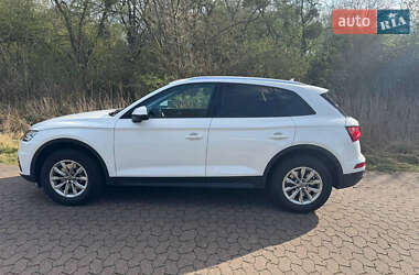Внедорожник / Кроссовер Audi Q5 2018 в 