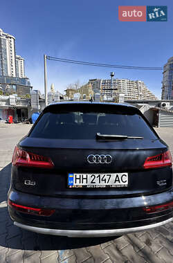 Внедорожник / Кроссовер Audi Q5 2018 в 