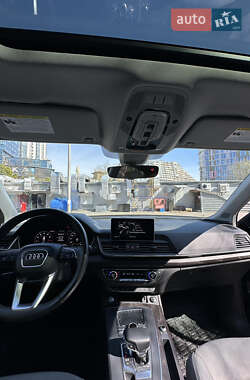 Внедорожник / Кроссовер Audi Q5 2018 в 