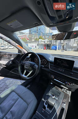Внедорожник / Кроссовер Audi Q5 2018 в 