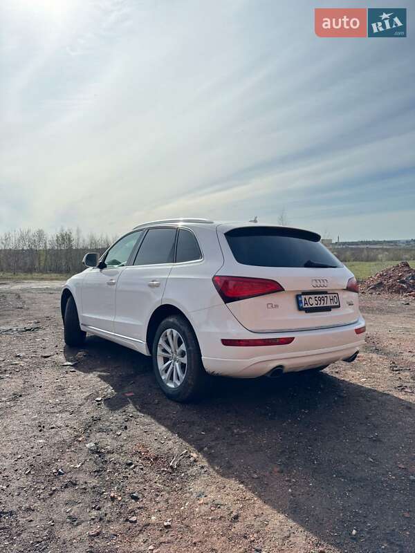 Внедорожник / Кроссовер Audi Q5 2014 в Нововолынске