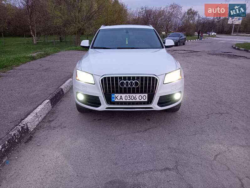 Внедорожник / Кроссовер Audi Q5 2015 в 