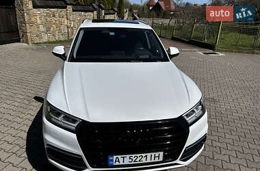 Внедорожник / Кроссовер Audi Q5 2019 в 