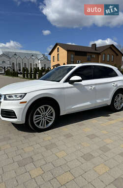 Позашляховик / Кросовер Audi Q5 2017 в 