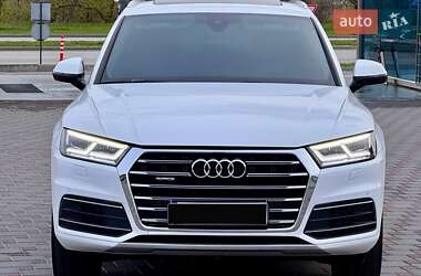 Внедорожник / Кроссовер Audi Q5 2020 в 