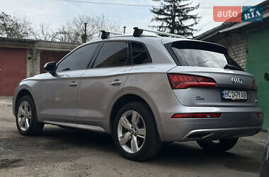 Внедорожник / Кроссовер Audi Q5 2017 в 