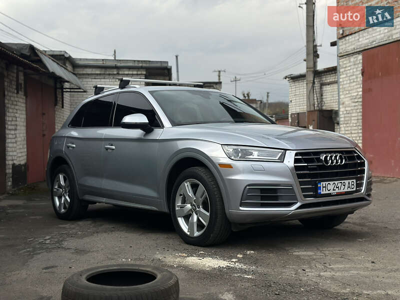Внедорожник / Кроссовер Audi Q5 2017 в 