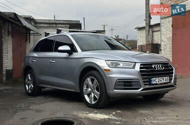 Внедорожник / Кроссовер Audi Q5 2017 в 