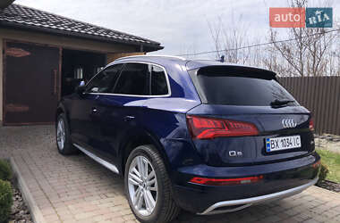 Внедорожник / Кроссовер Audi Q5 2017 в 