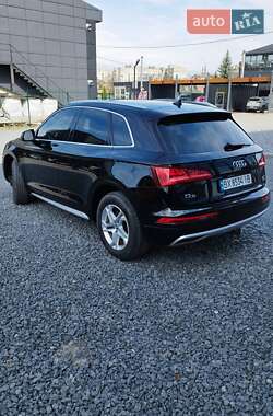 Внедорожник / Кроссовер Audi Q5 2018 в 