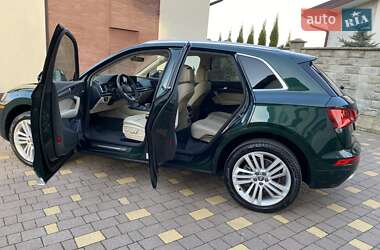 Позашляховик / Кросовер Audi Q5 2018 в 
