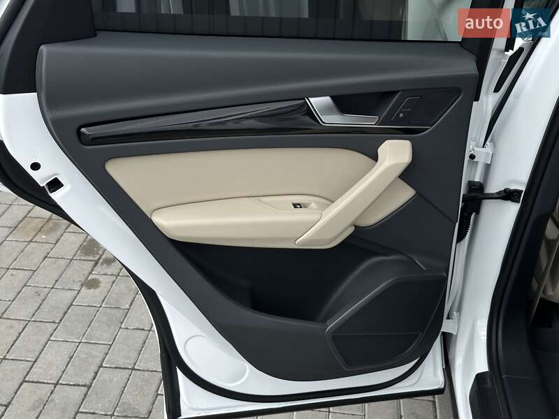 Внедорожник / Кроссовер Audi Q5 2018 в Мукачево