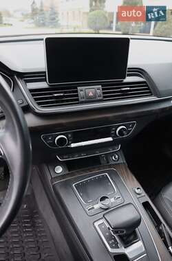 Внедорожник / Кроссовер Audi Q5 2019 в 