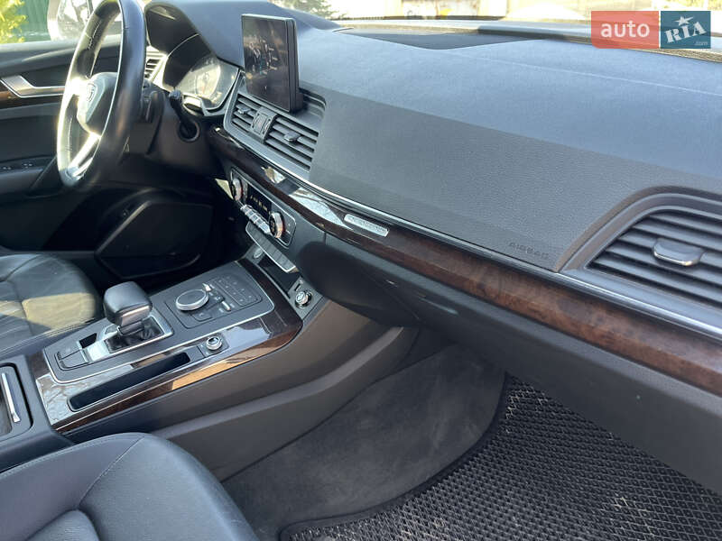 Внедорожник / Кроссовер Audi Q5 2019 в Краматорске