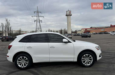 Позашляховик / Кросовер Audi Q5 2016 в 