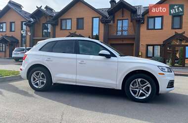 Внедорожник / Кроссовер Audi Q5 2018 в 
