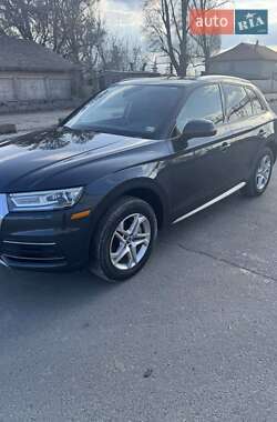 Внедорожник / Кроссовер Audi Q5 2017 в 