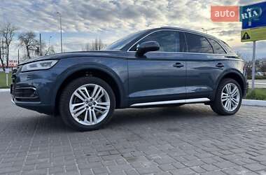 Внедорожник / Кроссовер Audi Q5 2018 в 