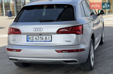 Внедорожник / Кроссовер Audi Q5 2018 в 
