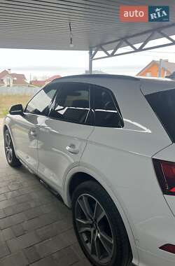 Внедорожник / Кроссовер Audi Q5 2018 в 