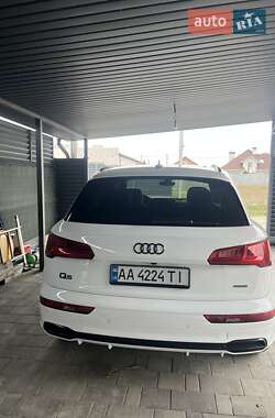 Внедорожник / Кроссовер Audi Q5 2018 в 
