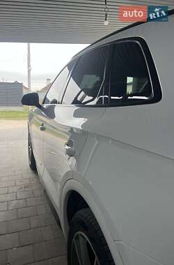 Внедорожник / Кроссовер Audi Q5 2018 в 