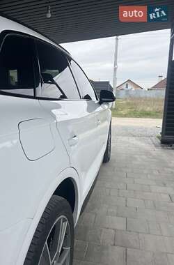 Внедорожник / Кроссовер Audi Q5 2018 в 