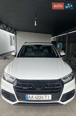 Внедорожник / Кроссовер Audi Q5 2018 в 