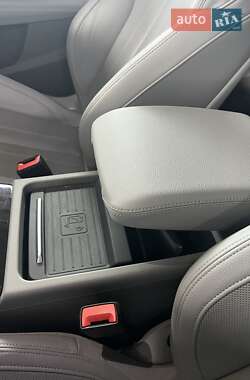 Внедорожник / Кроссовер Audi Q5 2018 в 
