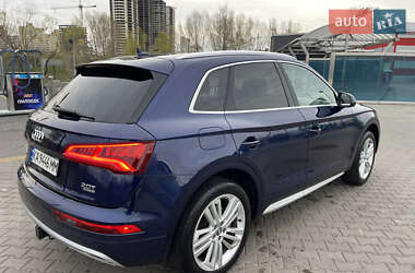 Внедорожник / Кроссовер Audi Q5 2018 в 