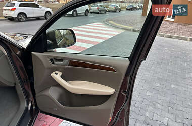 Внедорожник / Кроссовер Audi Q5 2010 в 