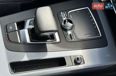 Позашляховик / Кросовер Audi Q5 2019 в 