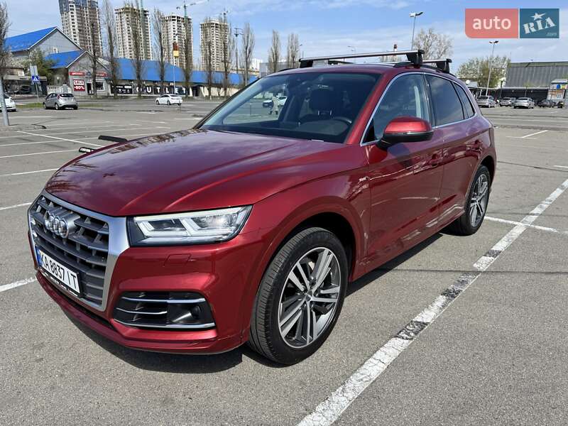 Позашляховик / Кросовер Audi Q5 2019 в 