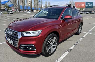 Позашляховик / Кросовер Audi Q5 2019 в 