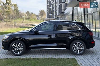 Внедорожник / Кроссовер Audi Q5 2021 в 