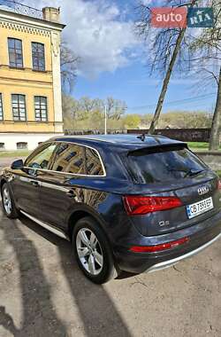 Позашляховик / Кросовер Audi Q5 2018 в 