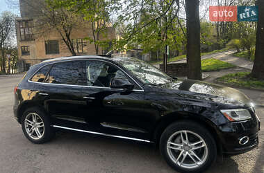 Позашляховик / Кросовер Audi Q5 2015 в 