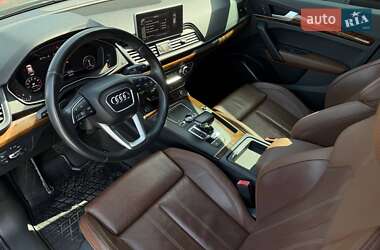 Внедорожник / Кроссовер Audi Q5 2018 в 