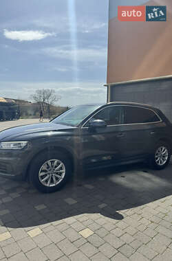 Позашляховик / Кросовер Audi Q5 2019 в Івано-Франківську