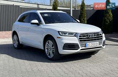 Внедорожник / Кроссовер Audi Q5 2017 в 