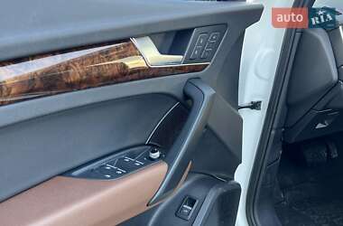 Внедорожник / Кроссовер Audi Q5 2017 в 