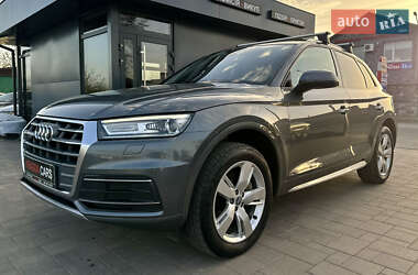 Внедорожник / Кроссовер Audi Q5 2018 в 