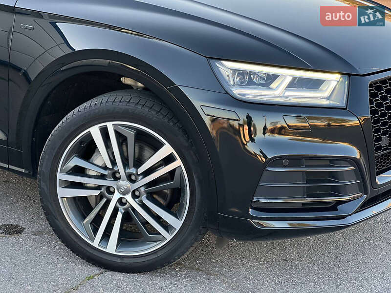 Внедорожник / Кроссовер Audi Q5 2019 в Киеве