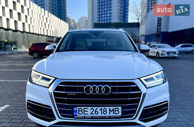 Внедорожник / Кроссовер Audi Q5 2018 в 