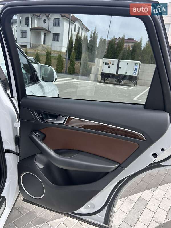 Внедорожник / Кроссовер Audi Q5 2015 в Ровно