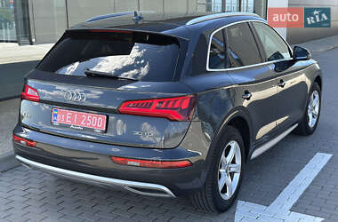 Внедорожник / Кроссовер Audi Q5 2020 в 
