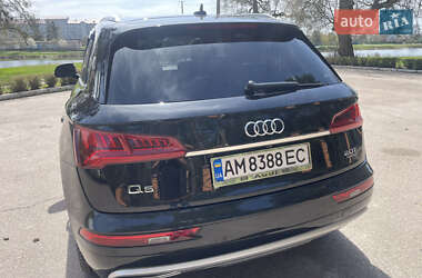 Внедорожник / Кроссовер Audi Q5 2018 в 