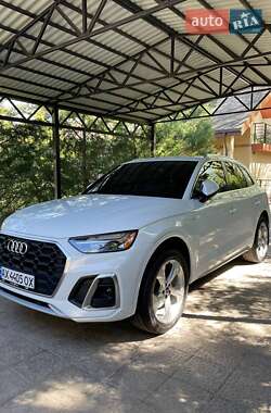 Внедорожник / Кроссовер Audi Q5 2023 в 