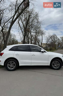 Внедорожник / Кроссовер Audi Q5 2010 в 