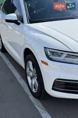 Внедорожник / Кроссовер Audi Q5 2017 в 